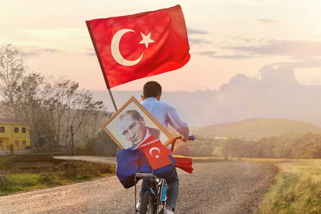 Cumhuriyetimizin Kuruluşunun 96ncı Yılı Anısına Bir Atatürk Şiiri. nilgnsalt sevim hülya semiz hilmi alıcı istanbul fotoğarfları